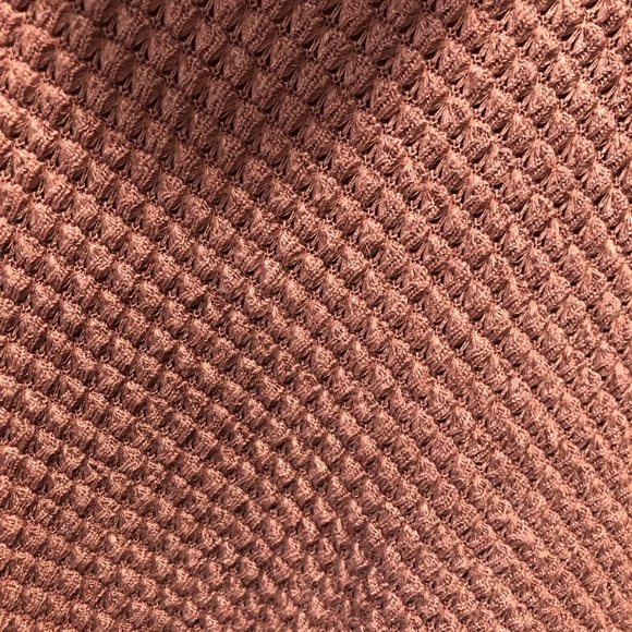 Demdaco Women’s Mauve Waffle Knit Poncho Shawl Turtleneck One Size - Picture 3 of 3